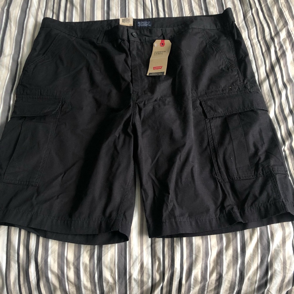 Levi’s black cargo shorts